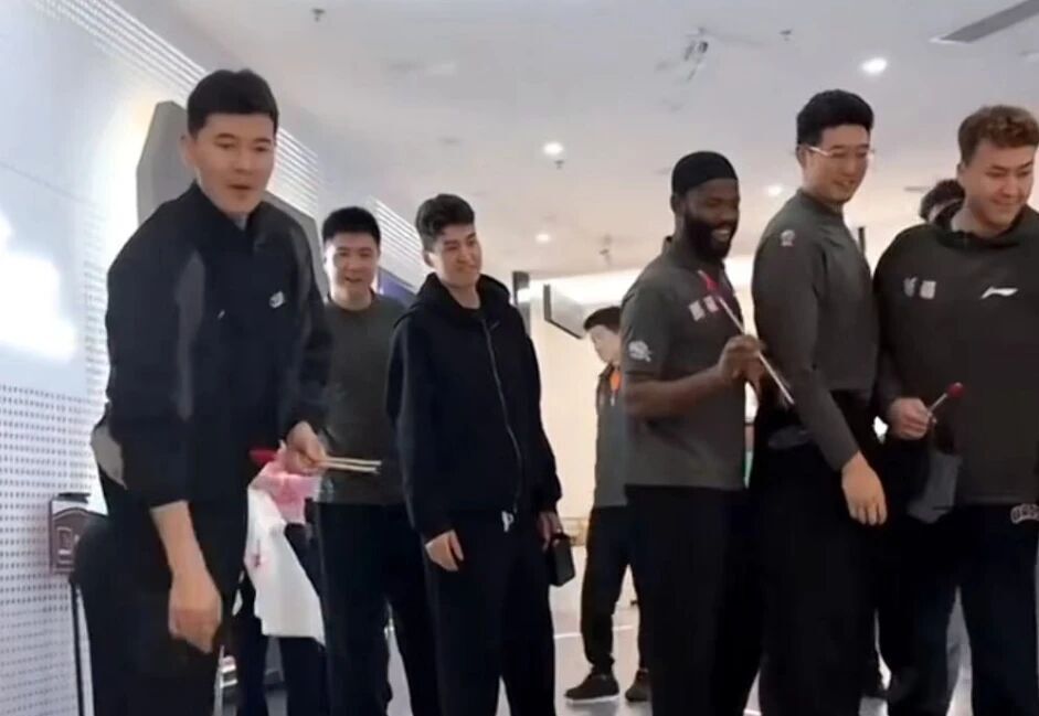 在之前亚洲, 想继续提升, 的臂展 在之前亚洲, 想继续提升, 的臂展
