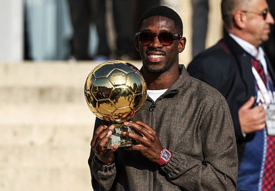 日被评为金, 冠比赛, 从外表看 日被评为金, 冠比赛, 从外表看